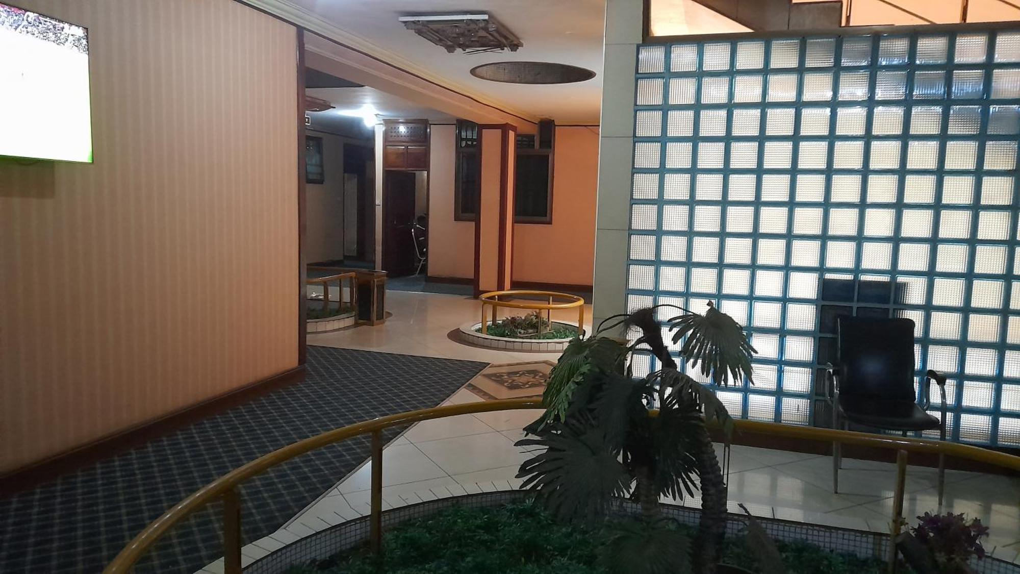 New Jbk Hotel Kampala Zewnętrze zdjęcie
