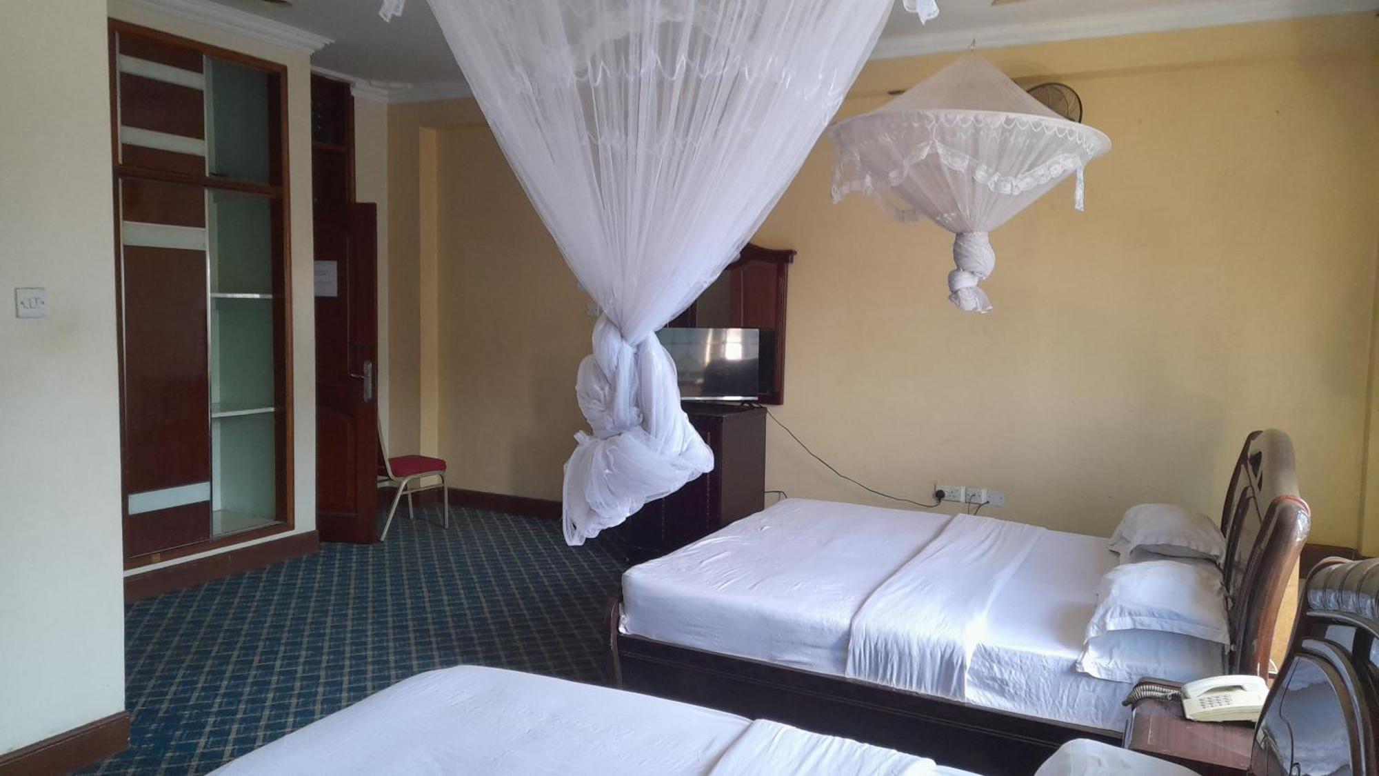 New Jbk Hotel Kampala Zewnętrze zdjęcie