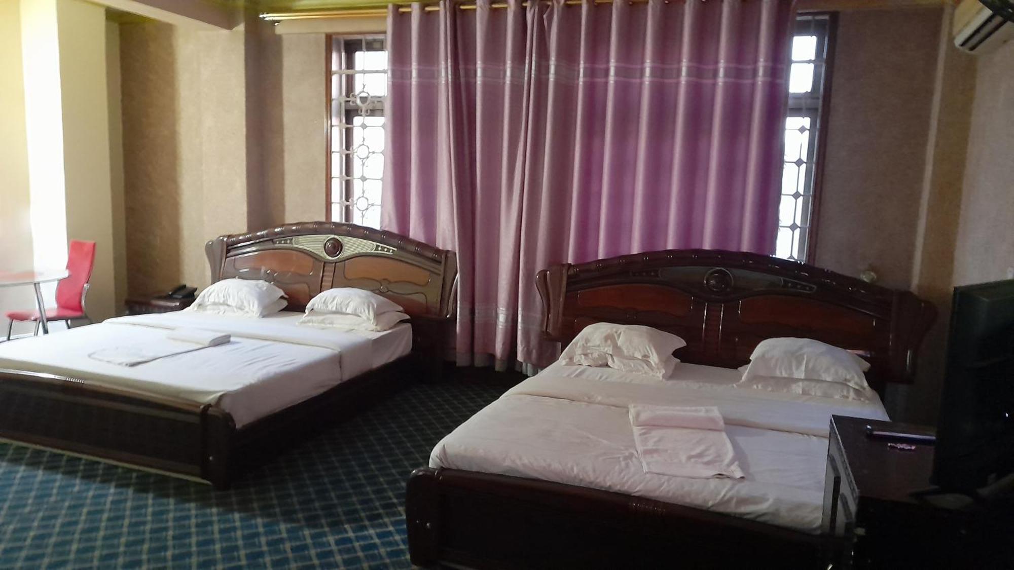 New Jbk Hotel Kampala Zewnętrze zdjęcie