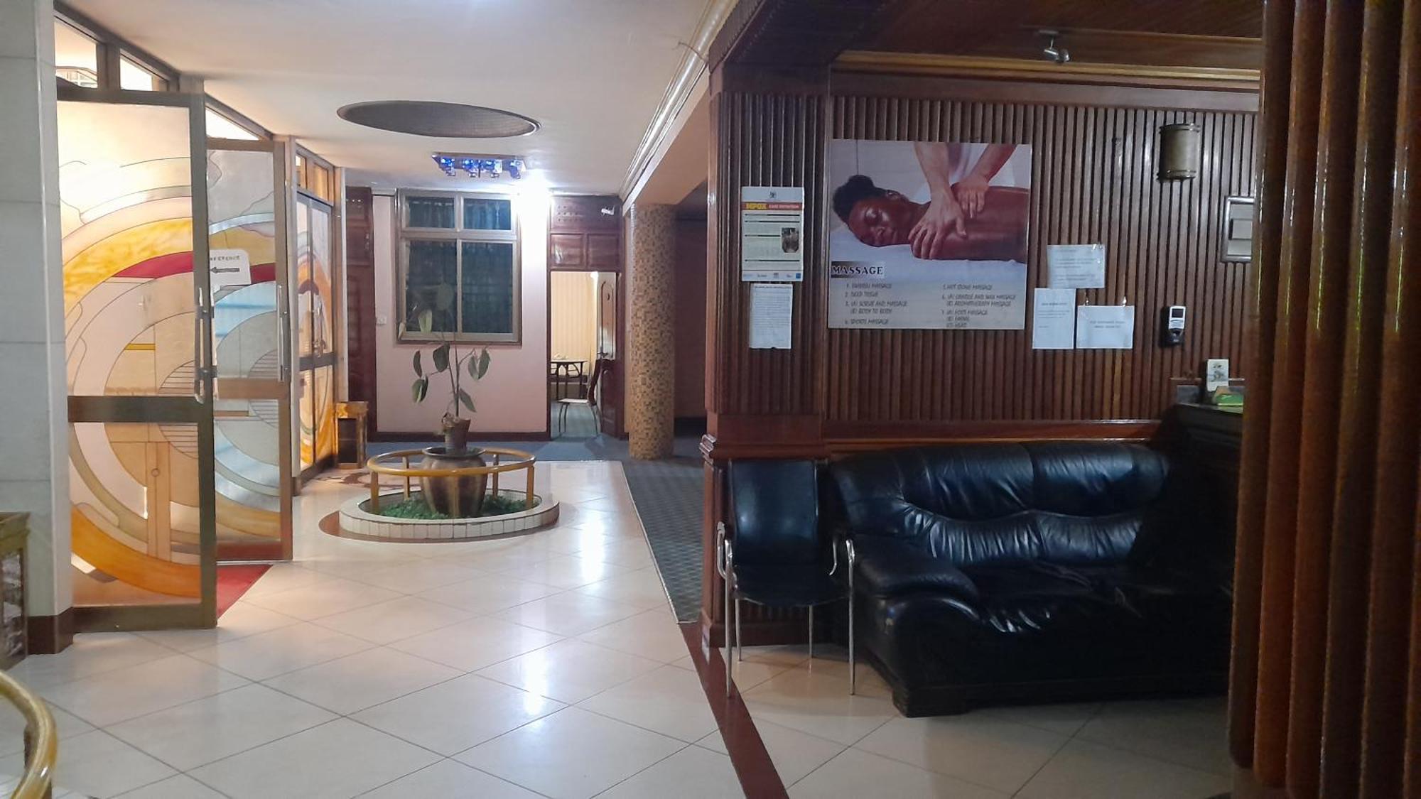 New Jbk Hotel Kampala Zewnętrze zdjęcie