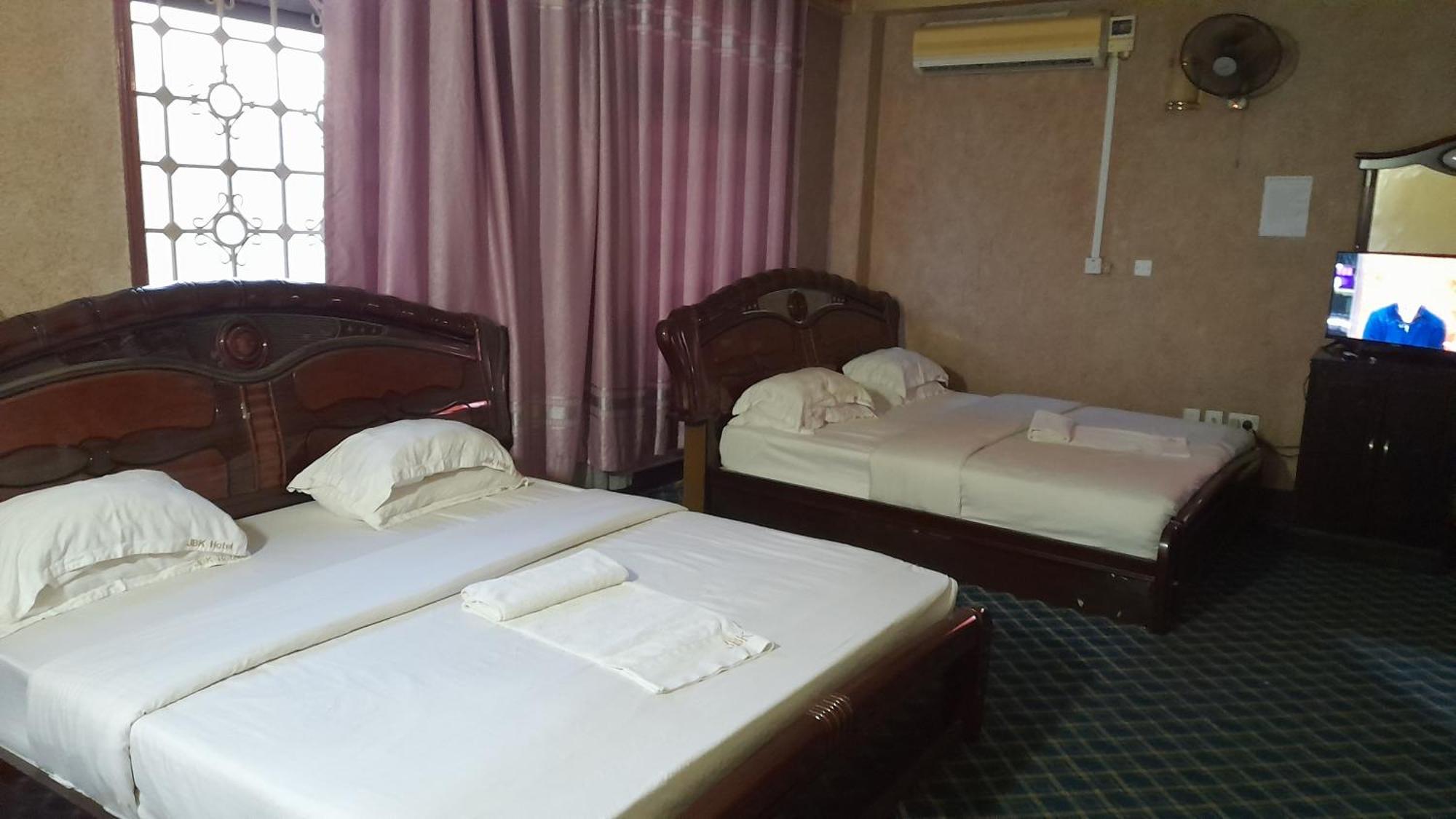 New Jbk Hotel Kampala Zewnętrze zdjęcie
