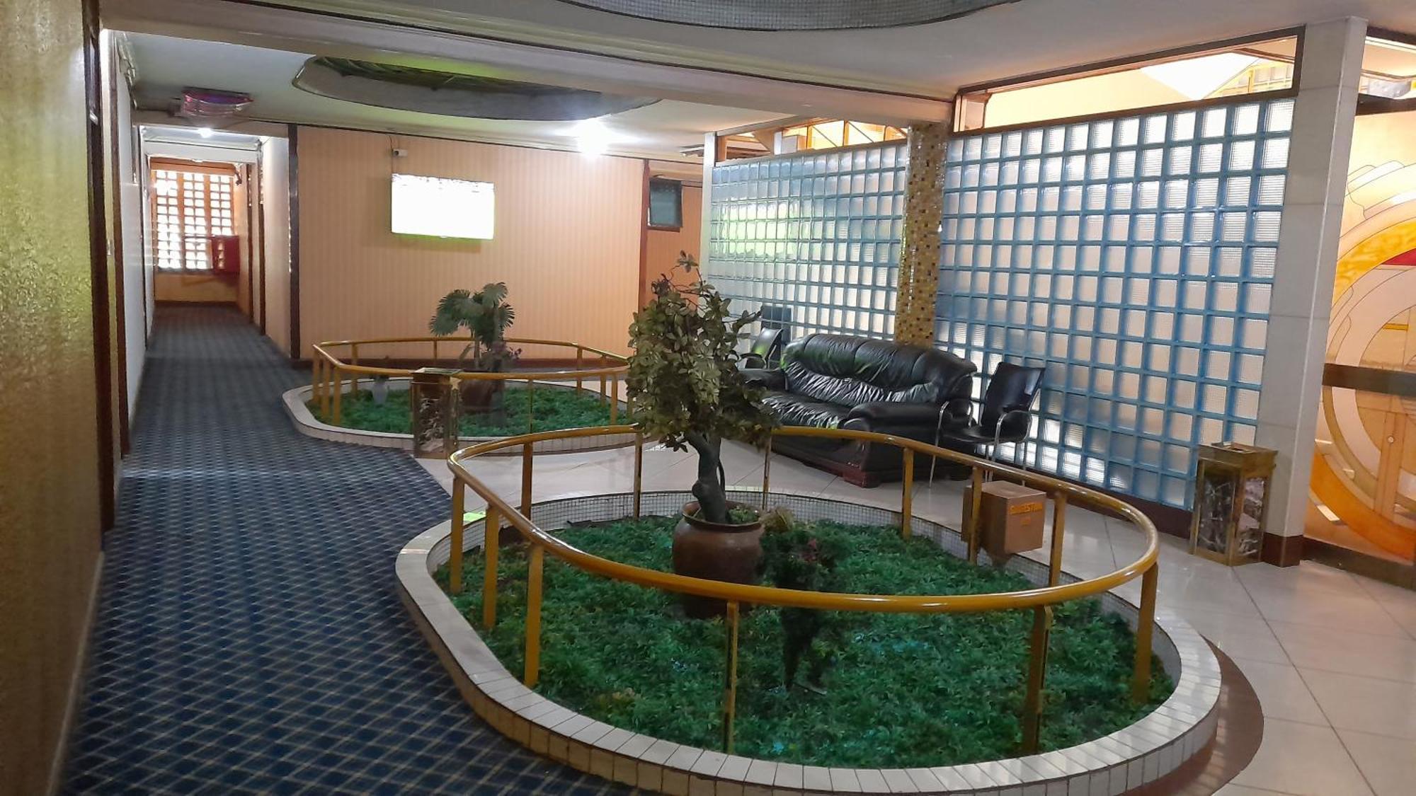 New Jbk Hotel Kampala Zewnętrze zdjęcie