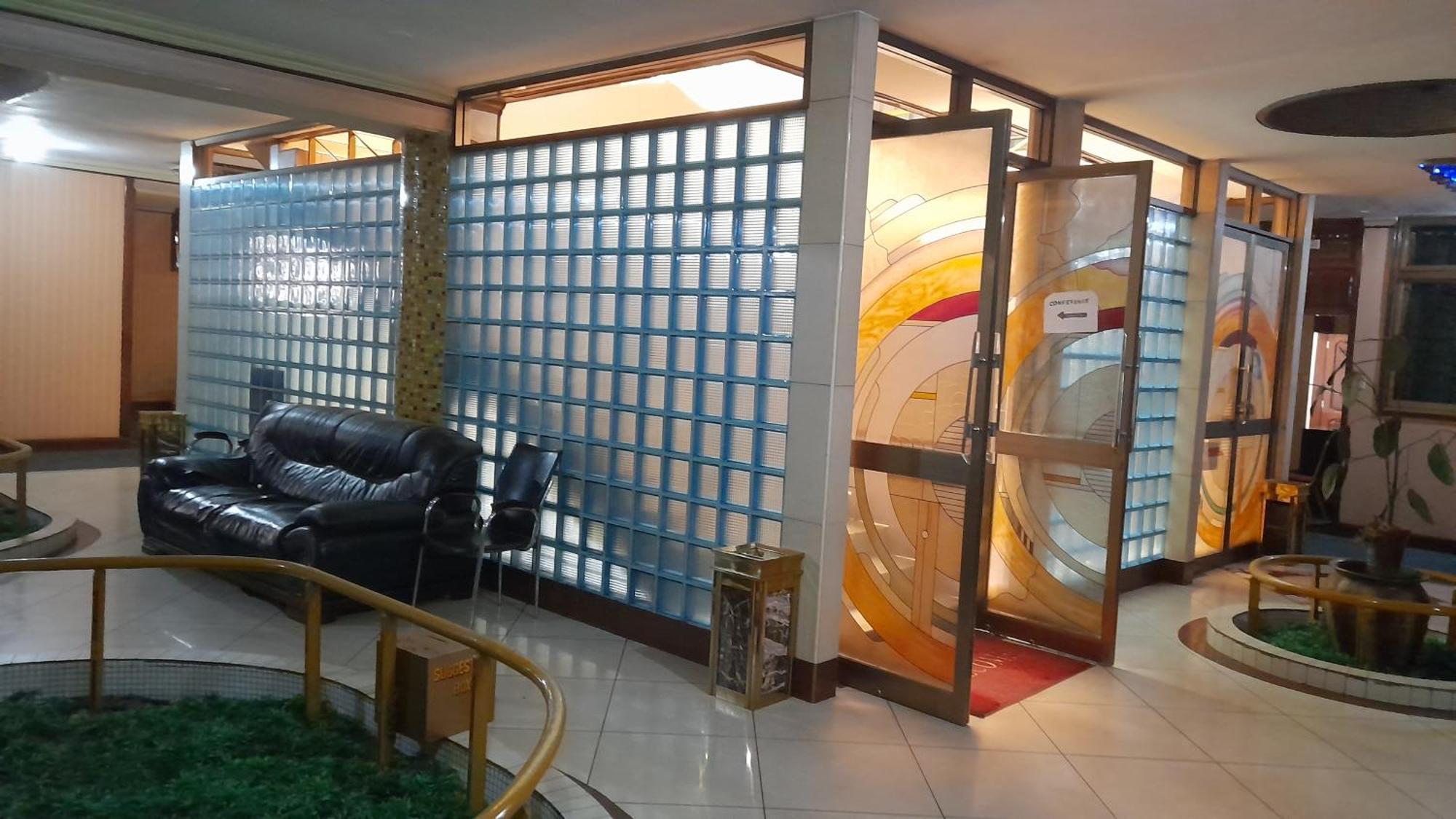 New Jbk Hotel Kampala Zewnętrze zdjęcie
